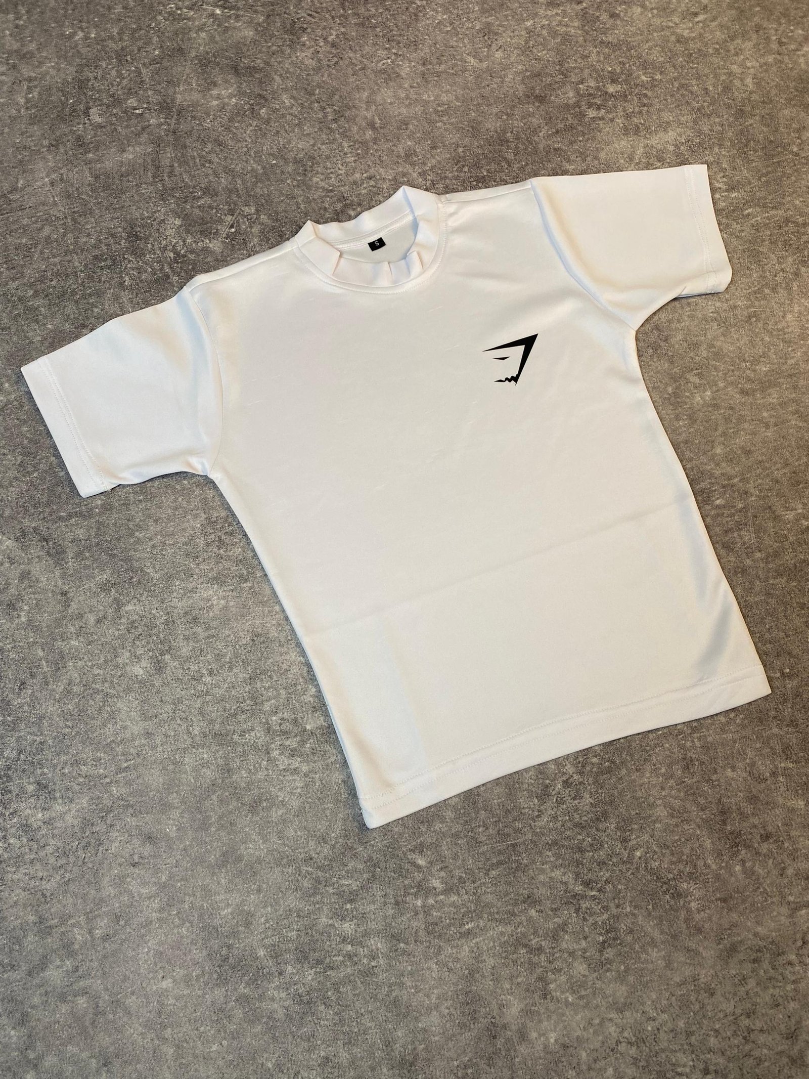 gymshark cropped compression shirt for women